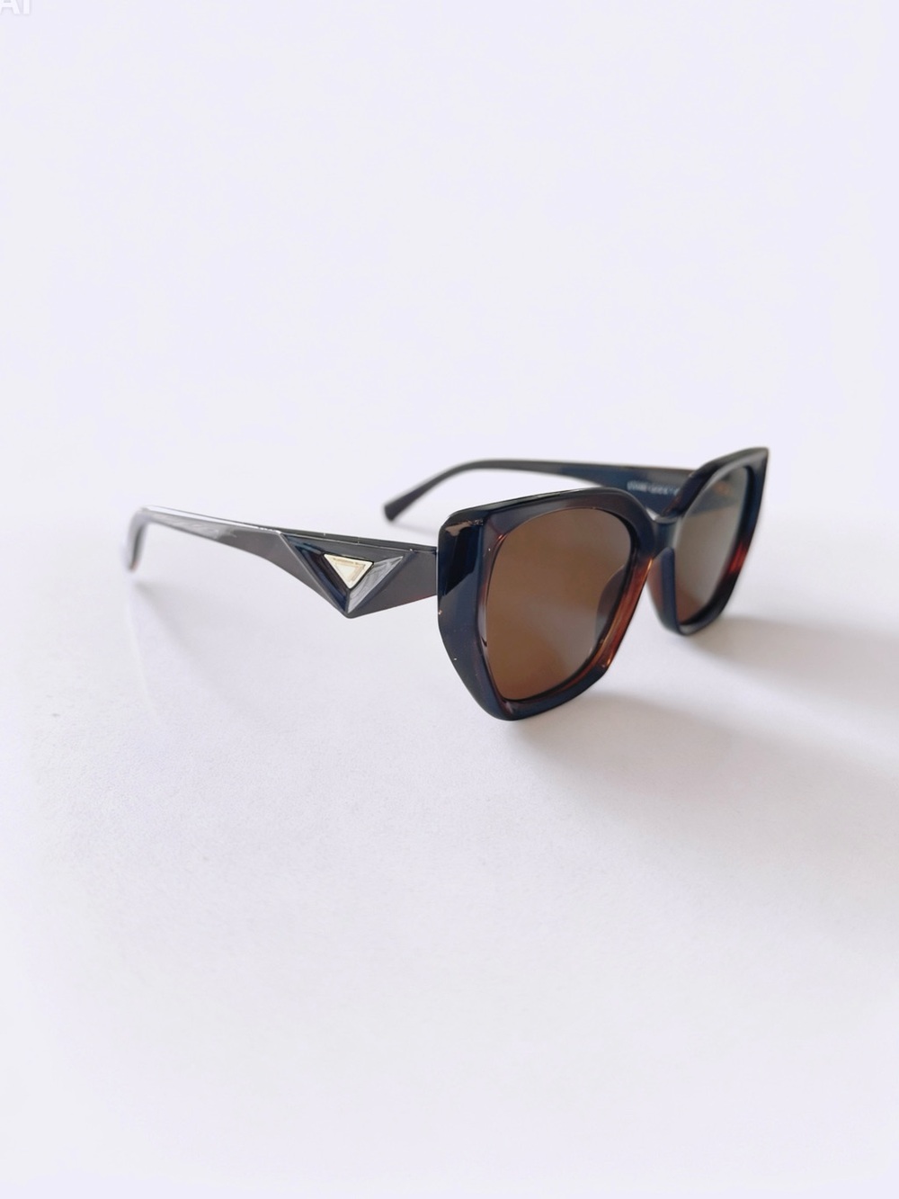 Classic Cat-Eye Women's Sunglasses in Brown